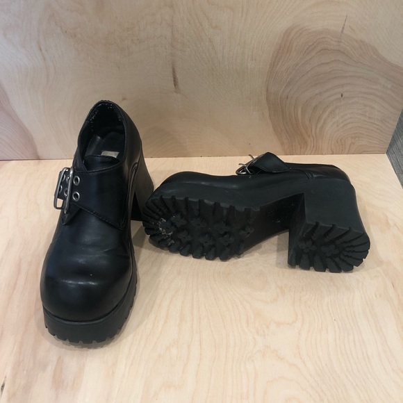 SOLD Y2K Chunky Schoolgirl Goth Platform Shoes - Picture 5 of 5